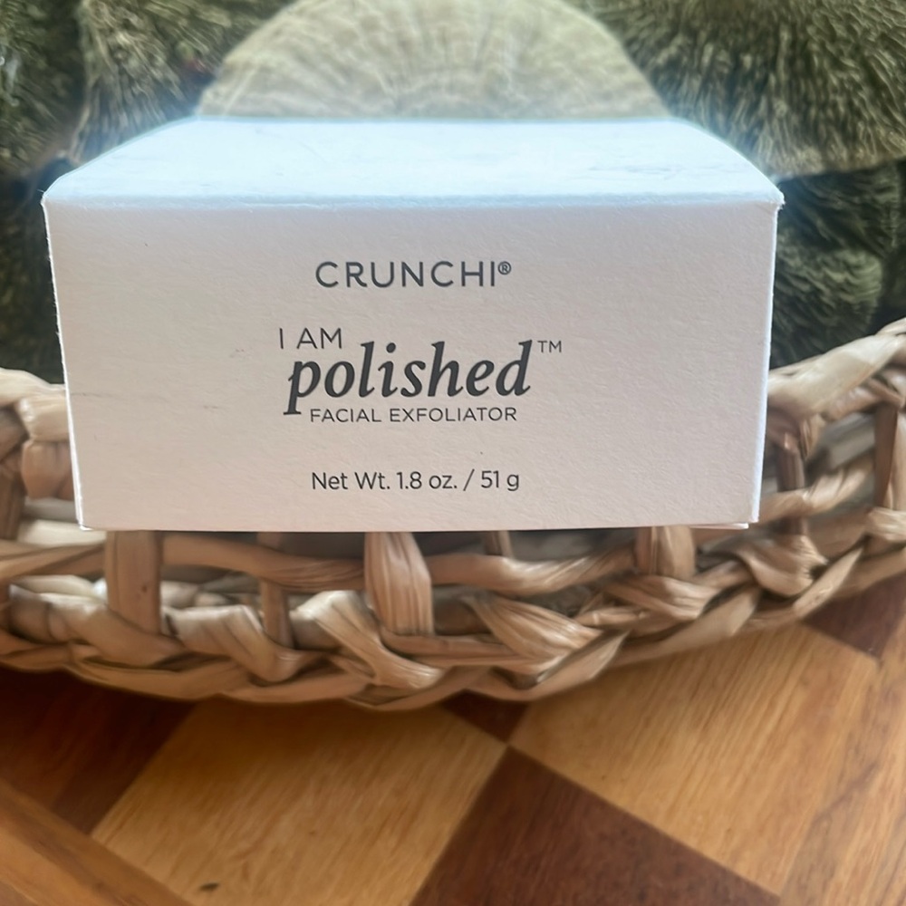 CRUNCHI I Am Polished Clean Beauty